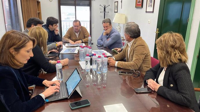Reunión de concejales del PP con representantes del Colegio de Ingenieros Técnicos de Jaén.