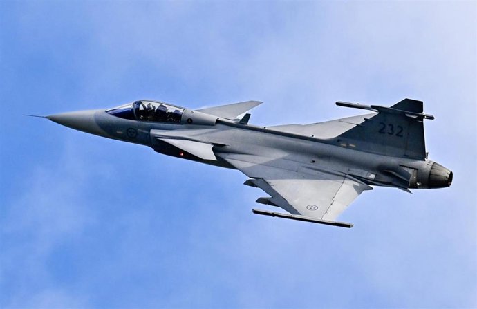 Archivo - Imagen de archivo de un caza JAS-39 Gripen de la Fuerza Aérea de Suecia.
