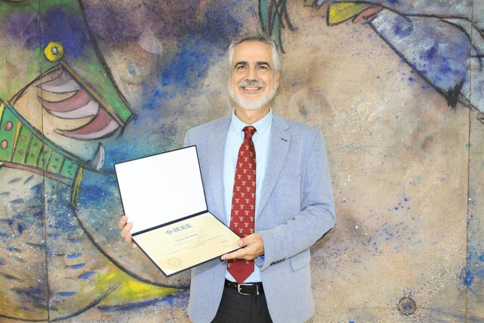 El Institute of Electrical and Electronics Engineers (IEEE) ha concedido al catedrático de Ingeniería de Sistemas y Automática de la Escuela Técnica Superior de Ingeniería de la Universidad de Sevilla (US), Carlos Bordons, el nombramiento como IEEE Fell