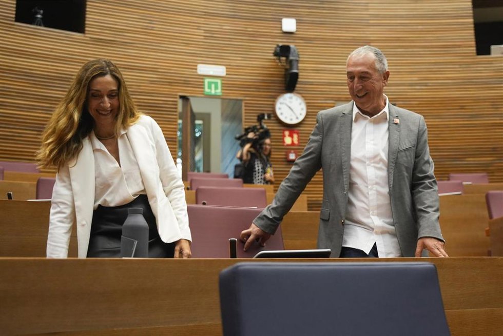 Archivo - Los diputados de Compromís en Les Corts Isaura Navarro y Joan Baldoví