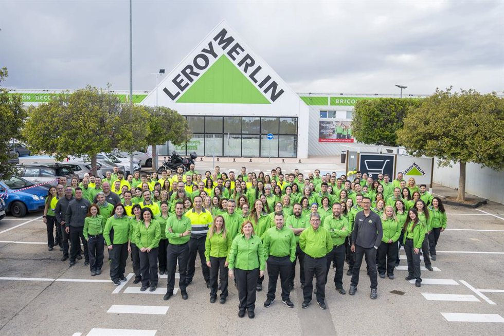 Leroy Merlin Aldaia reabre sus puertas tras el impacto de la DANA
