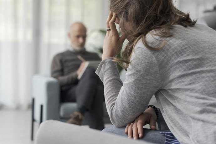 Archivo - Arquivo - Mulher no consultório do psicólogo.