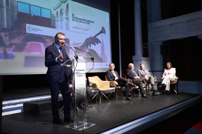 Javier Fernández en la inauguración del XXII Congreso de la Asociación de Constitucionalistas de España