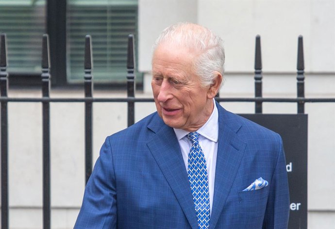 11 de março de 2025, Londres, Inglaterra, Reino Unido: O rei CHARLES III visita o Royal College of Nursing para o milésimo RCN King's Nursing Cadet. O King's Nursing Cadet Scheme tem como objetivo ajudar os jovens a desenvolver as habilidades essenciais n