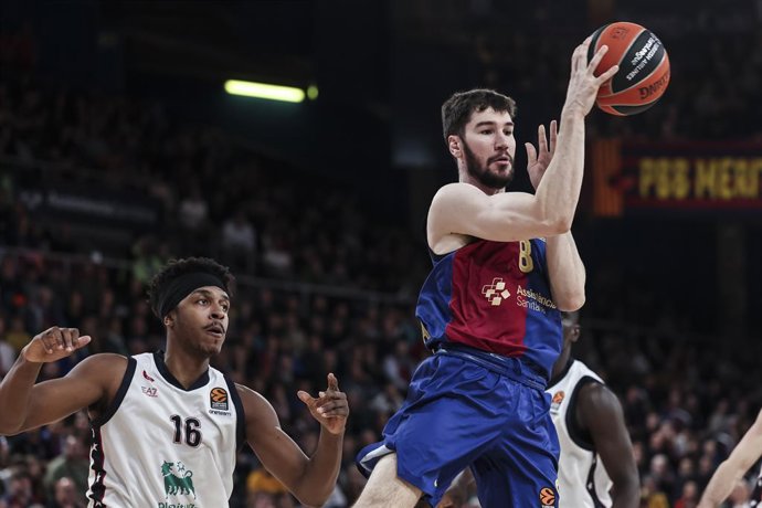 Archivo - Dario Brizuela do FC Barcelona em ação durante a partida da Turkish Airlines Euroleague, disputada entre o FC Barcelona e o EA7 Emporio Armani Milan no Palau Blaugrana em 13 de dezembro de 2024 em Barcelona, Espanha.