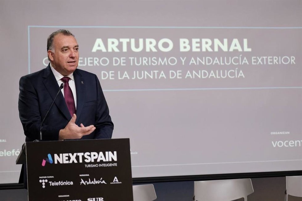 El consejero de Turismo y Andalucía Exterior, Arturo Bernal, inaugura el foro del Diario SUR sobre turismo inteligente 'Next Spain'