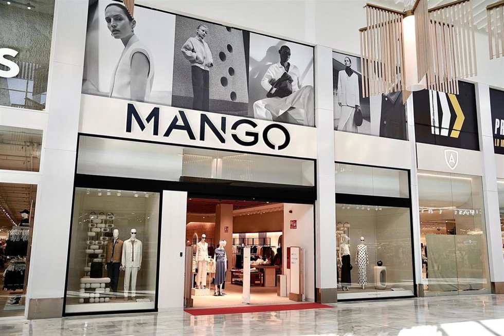Mango abre en El Faro su mayor tienda en Extremadura.