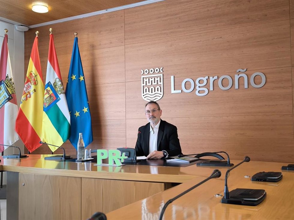 El concejal del PR+, Rubén Antoñanzas en comparecencia de prensa