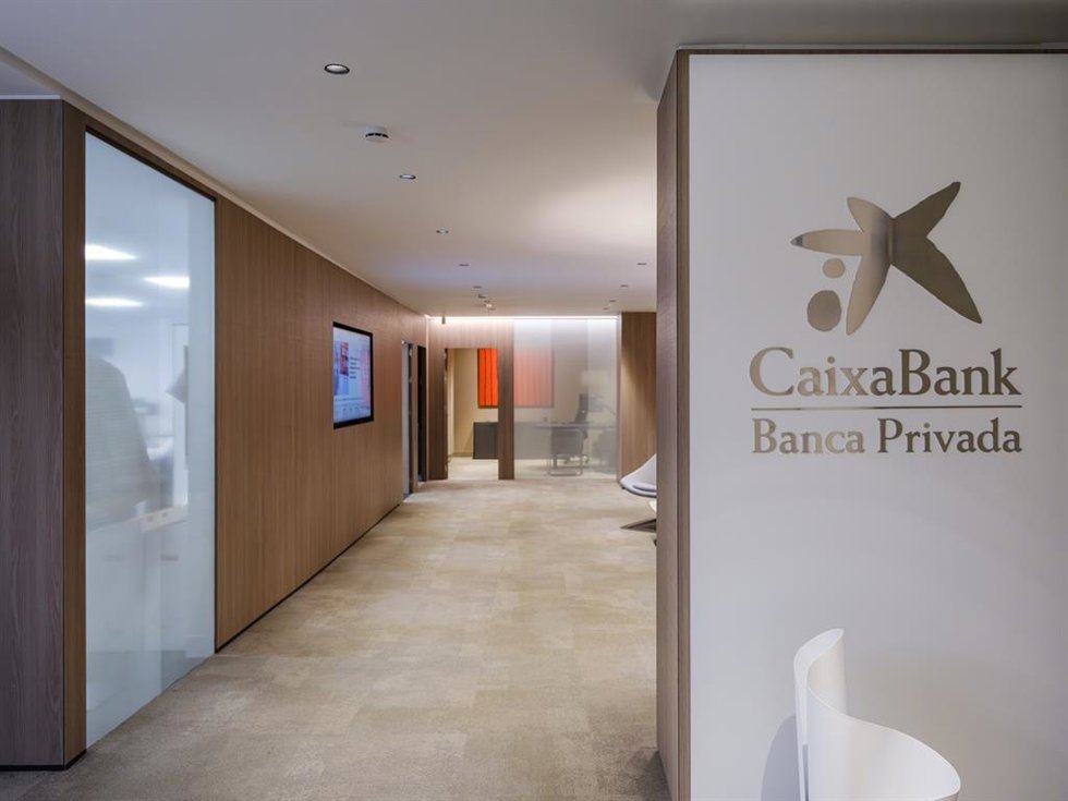 Archivo - Oficina de CaixaBank Banca Privada.