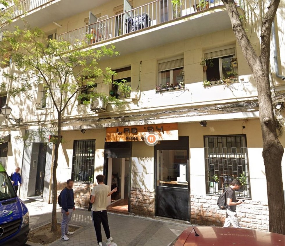 Muere un hombre solo en su casa de Arganzuela y es devorado durante 15 días por su perro