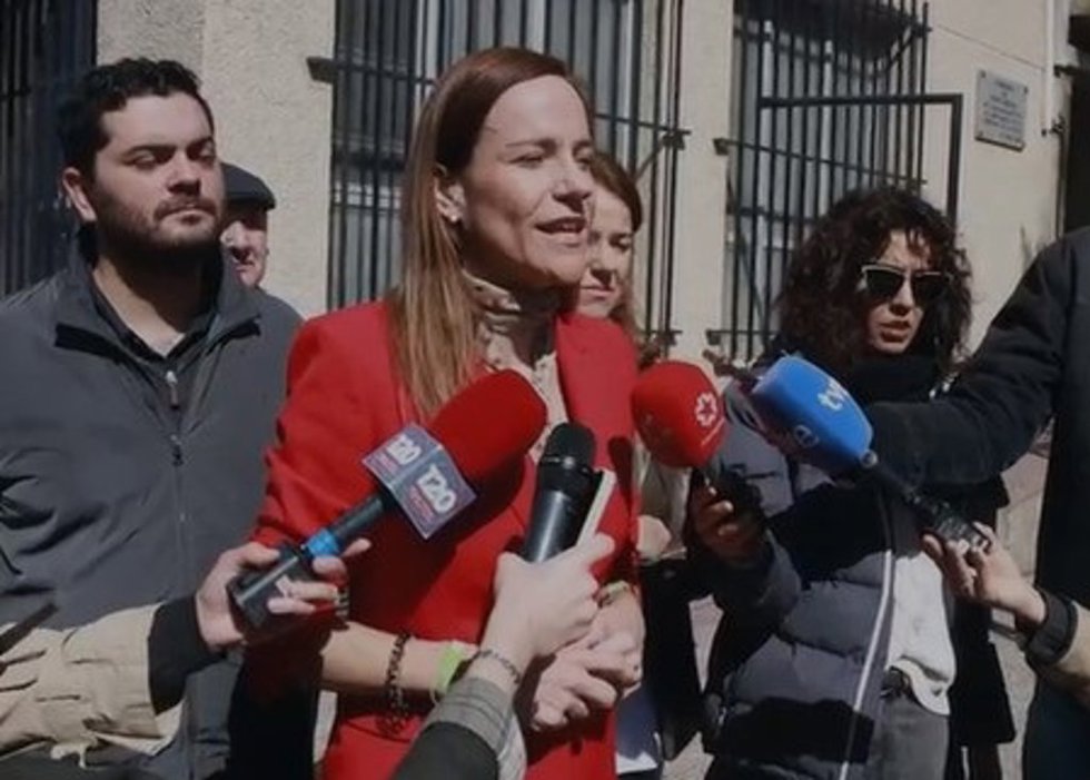 La portavoz de VOX en la Asamblea de Madrid, Isabel Pérez Moñino, interpone una denuncia en la comisaría de Fuenlabrada por los hechos sucedidos en la UCM, el 28 de marzo de 2025, en Madrid.