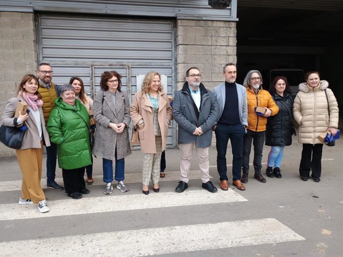 La consejera de Transición Ecológica, Industria y Comercio, Belarmina Díaz, asiste en Valnalón a la presentación de la primera comunidad energética que está a punto de constituirse en Asturias.