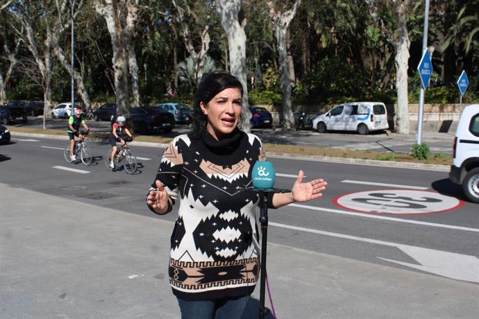 La portavoz adjunta de Con Málaga, Toni Morillas, atiende a los medios