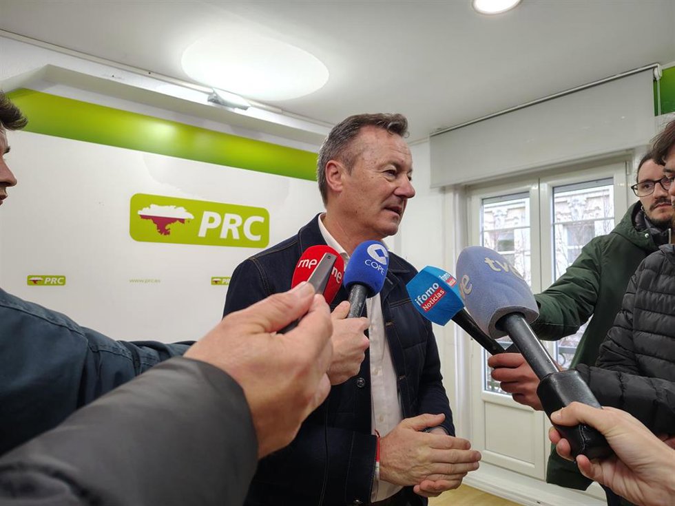 Blanco registra su candidatura para ser aspirante del PRC en las elecciones autonómicas