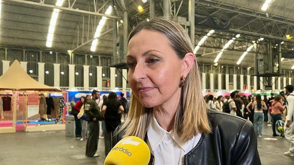 La consellera de Igualdad y Feminismo de la Generalitat, Eva Menor, en una atención a los medios