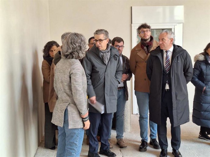 Martí y Sen en la visita a las obras del Palacio de los Águila de Ávila.