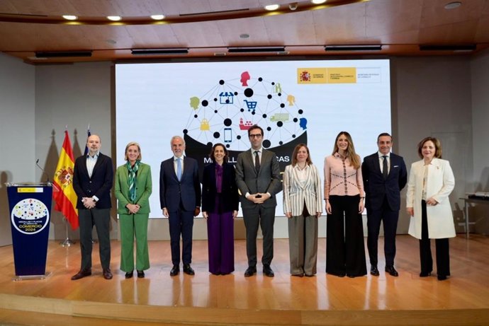 Acto de entrega de Medallas y Placas al Mérito en Comercio 2024, presidido por el ministro de Economía Comercio y Empresa, Carlos Cuerpo.