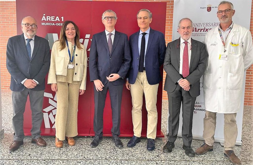 El director general de Salud Pública y Adicciones; la directora de la FFIS; el consejero de Salud; el responsable de esta enfermedad en la OMS; el responsable de la Unidad de Medicina Tropical de la Región y el directo médico de la Arrixaca