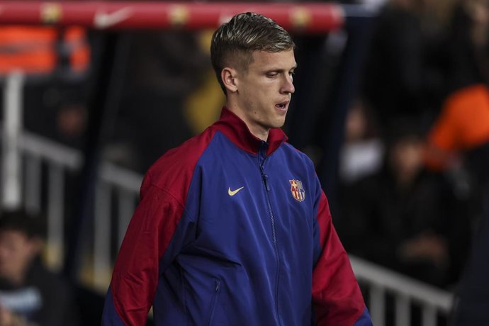 El jugador del FC Barcelona Dani Olmo en el partido contra Osasuna en el Estadi Olímpic Lluís Companys