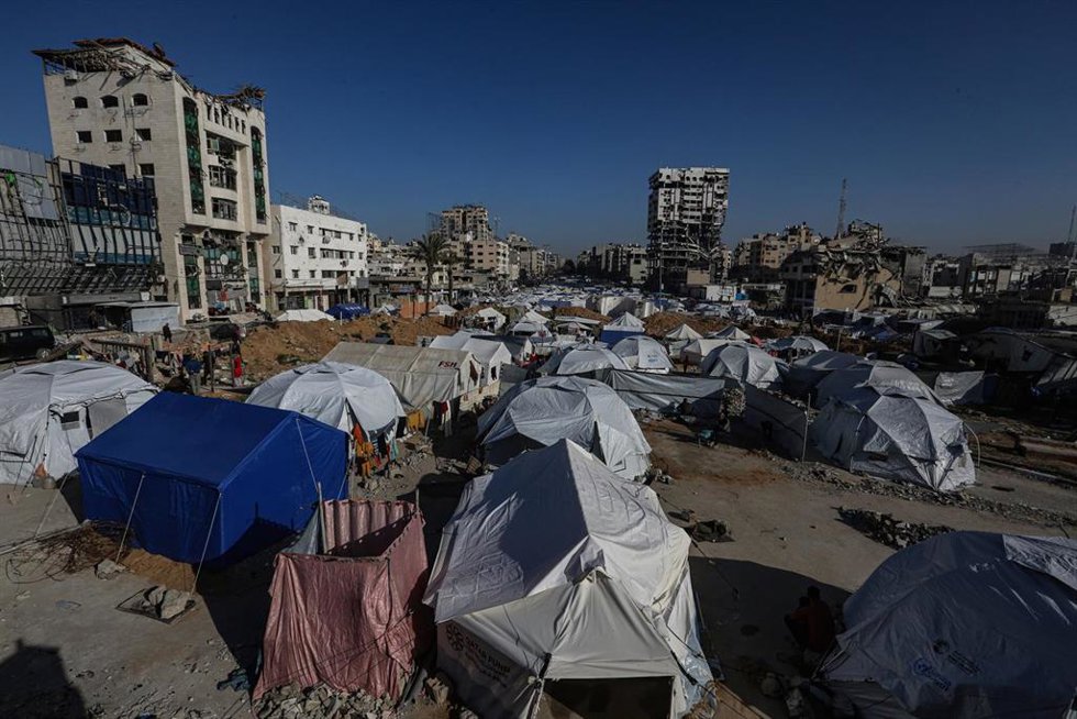 Tiendas de campaña usadas por desplazados palestinos en la ciudad de Gaza, en el norte de la Franja de Gaza (archivo)