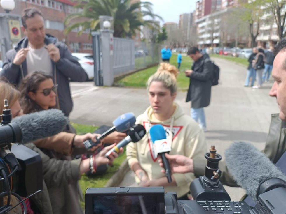 Hermana del alumno agredido.