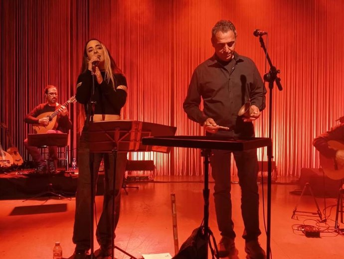 La gira 'Les veus secretes' y 'Botifarra' llegan al Principal con un concierto solidario por la dana