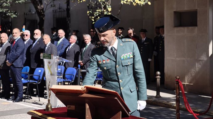 El nou coronel cap de la Comandància de València de la Guàrdia Civil, Juan Martínez Ros, ha pres possessió del seu càrrec