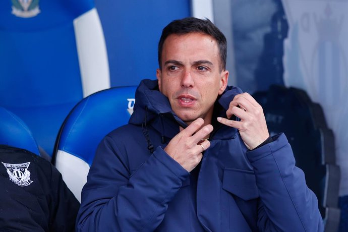 Borja Jimenez, head coach of CD Leganes, looks on during the Spanish League, LaLiga EA Sports, football match played between CD Leganes and Getafe CF at Butarque stadium on March 2, 2025, in Leganes, Madrid, Spain.