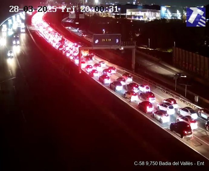 Cortada la C-58 en sentido norte en Sabadell (Barcelona) por un accidente