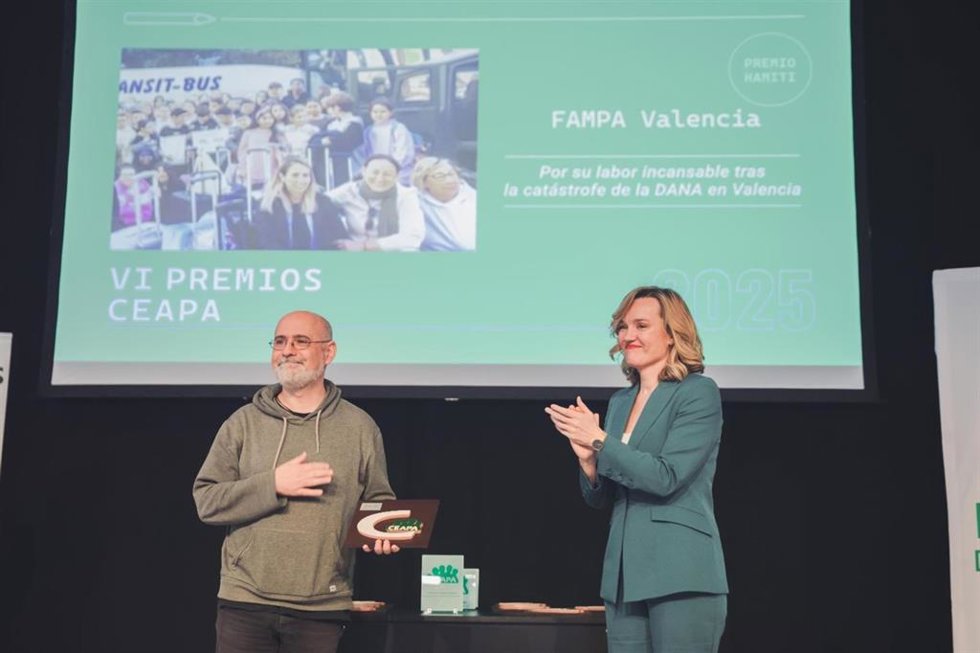 La ministra de Educación, Formación Profesional y Deportes, Pilar Alegría, ha intervenido este viernes en la entrega de premios de la Confederación Española de Asociaciones de Padres y Madres de Alumnado (CEAPA) que ha tenido lugar en Ifema Madrid