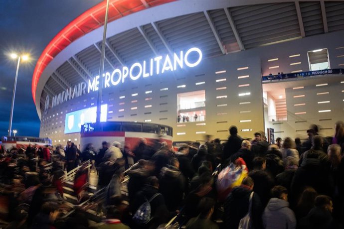 Ambiente previo al derbi de vuelta entre Atlético de Madrid y Real Madrid en octavos de final de la Champions League, en el Riyadh Air Metropolitano, a 12 de marzo de 2025, en Madrid (España). 