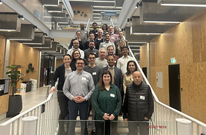 Archivo - Grupo de investigación Hybrid Materials and Surfaces que participa en el proyecto europeo 'BeyondBattRec'.