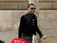 Dani Alves continúa de 'fiesta' en su casa tras la absolución