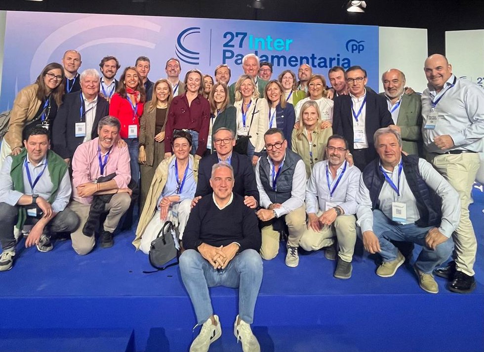 Delegación aragonesa del PP en la Interparlamentaria de los populares en Sevilla.