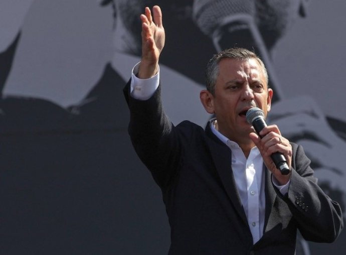 El presidente del principal partido opositor turco, el Partido Republicano del Pueblo (CHP), Özgür Özel