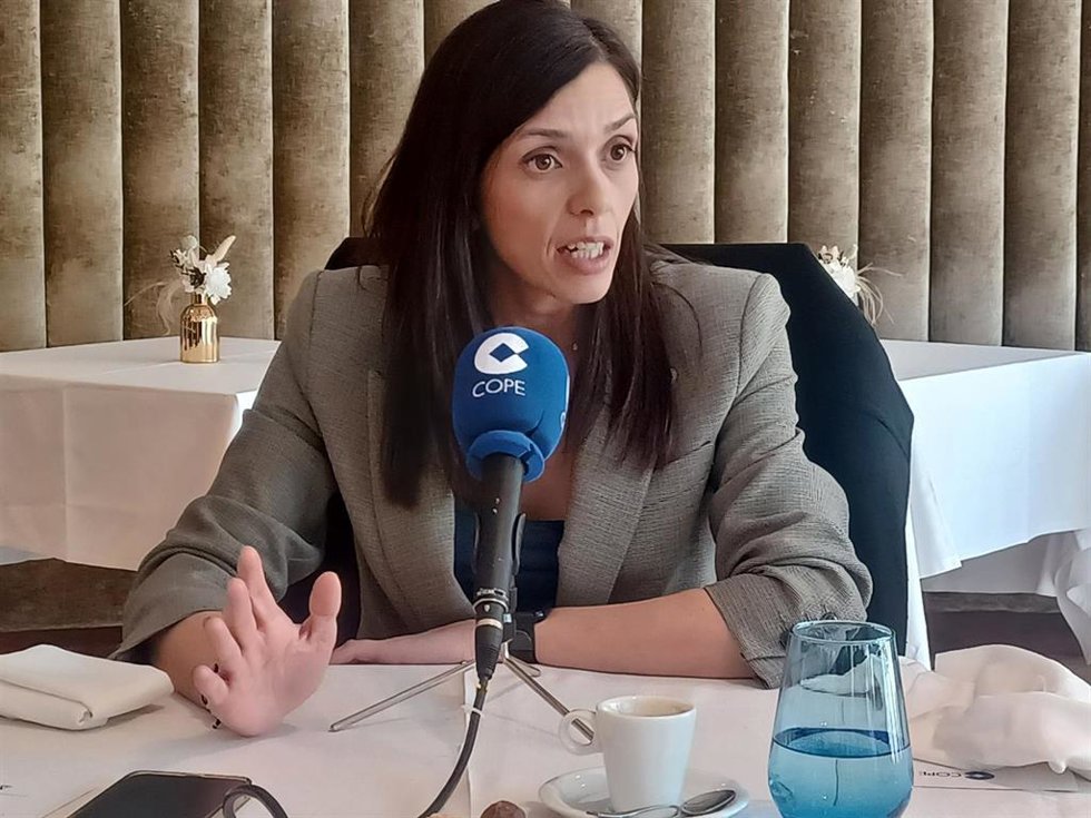 La portavoz del PSC en el Parlament de Catalunya, Elena Díaz, en una entrevista en Cope Catalunya