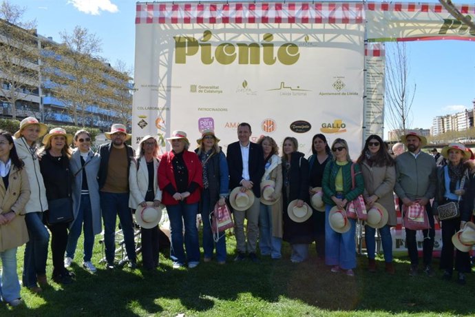 El conseller de Agricultura, Ganadería, Pesca y Alimentación, Òscar Ordeig, participa en el Pícnic de la samfaina i la 'catxipanda' de l'Horta de Lleida