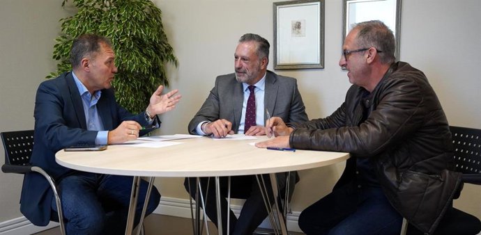 Los Colegios de Médicos de Ceuta y Melilla llevarán al Parlamento Europeo "la alarmante situación sanitaria" en las dos ciudades españolas del norte de África.