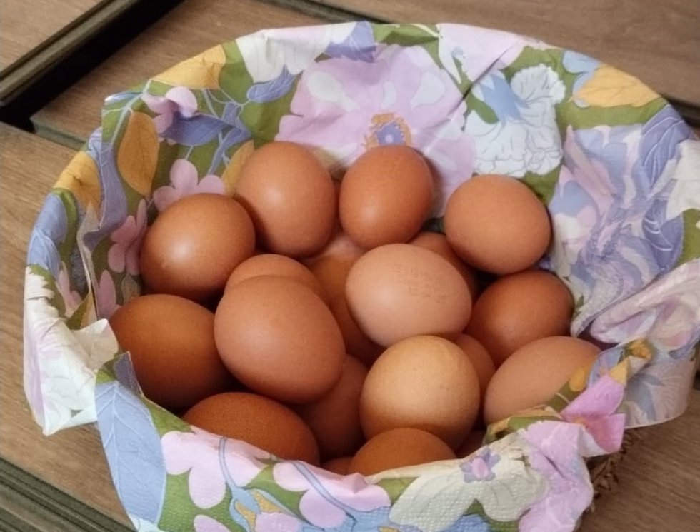 Huevos que los fieles llevan a las monjas clarisas