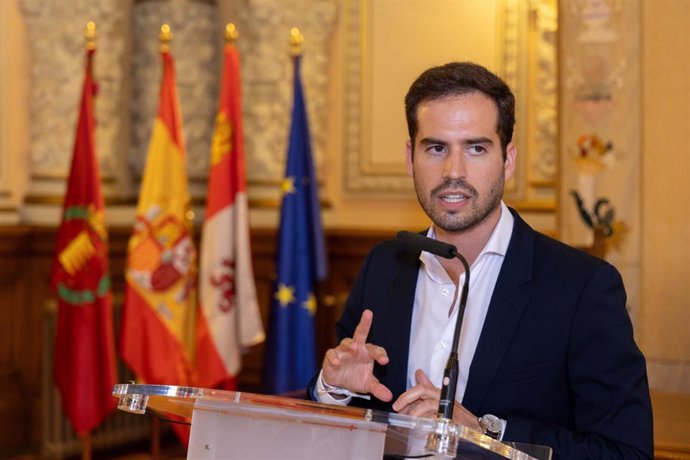 Archivo - El concejal de Personas Mayores, Familia y Servicios Sociales, Rodrigo Nieto.