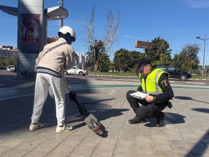 Control policial a biciletas y vehículos de movilidad personal