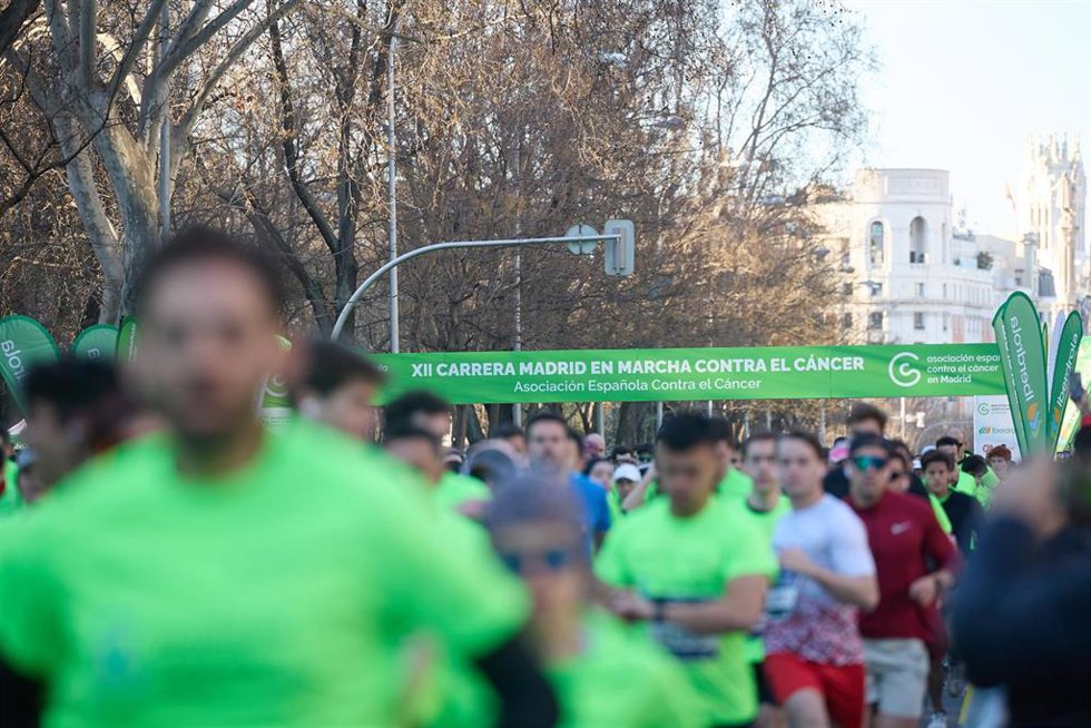 Decenas de personas participan en la XII Carrera Madrid en Marcha contra el Cáncer  