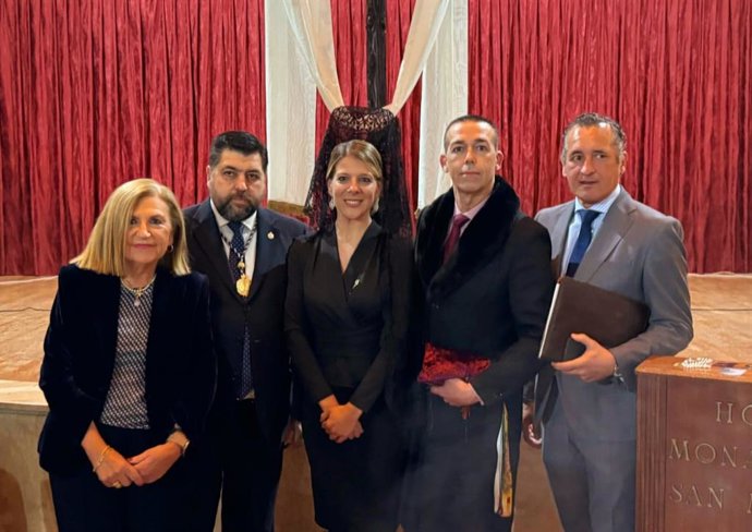 Verónica Gallardo subraya "el valor" de la tradición en la 'IV Exaltación a la Mantilla' de El Puerto (Cádiz).