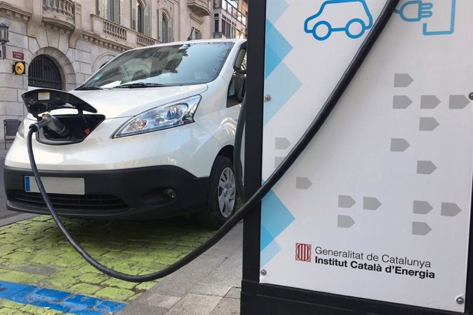 Estación de carga de vehículos electrificados en Barcelona