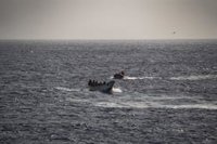 Detenido el patrón de una patera tras desembarcar a 24 migrantes en la Cala San Pedro (Almería)