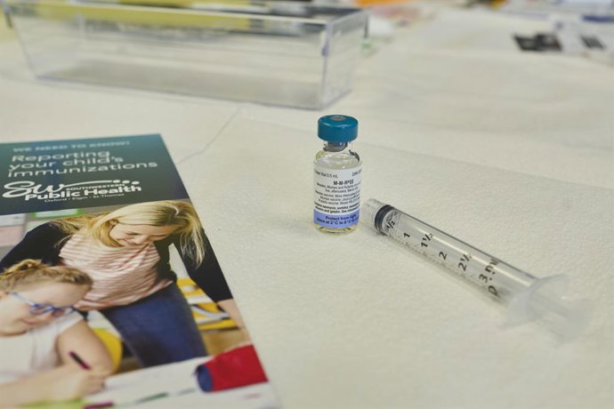 4 de março de 2025, St. Thomas, Ontário, Canadá: Uma dose da vacina contra sarampo, caxumba e rubéola (MMR) aguarda o próximo paciente durante uma clínica de vacinas na Southwestern Public Health em St. Thomas, Ontário, na terça-feira, 4 de março de 2025.