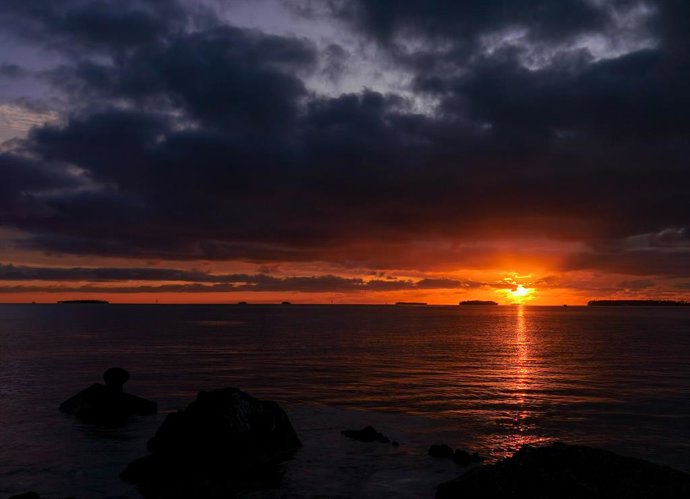 Archivo - NUKU'ALOFA, 7 de julho de 2023 -- Esta foto tirada em 5 de julho de 2023 mostra a paisagem ao nascer do sol em Nuku'alofa, Tonga.
