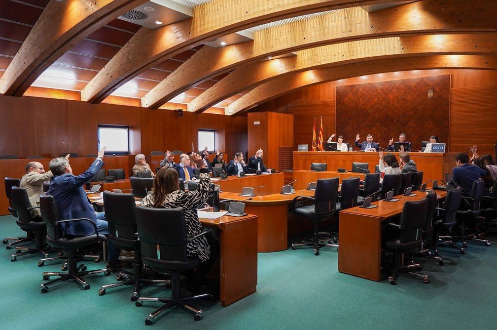 Un votación de la Comisión de Agricultura, Ganadería y Alimentación de las Cortes de Aragón