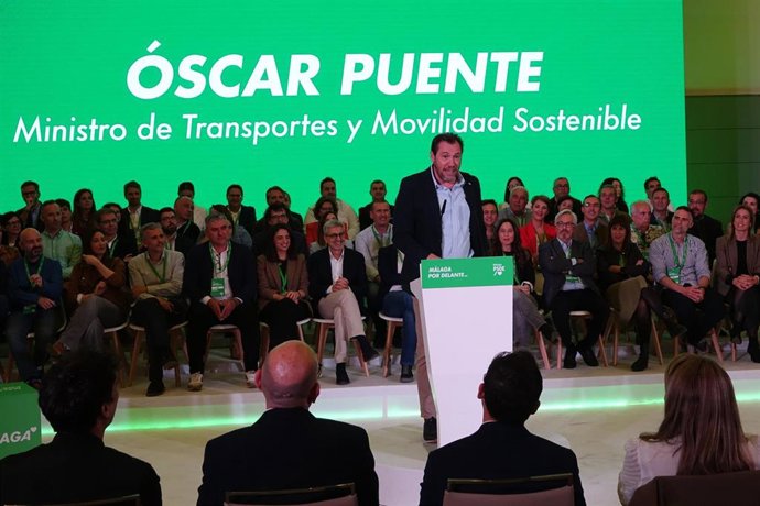 El ministro de Transportes y Movilidad Sostenible, Óscar Puente, en el congreso del PSOE de Málaga.