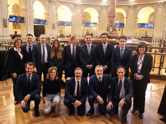 Foto del equipo del grupo consultor y tecnológico vasco LKS Next